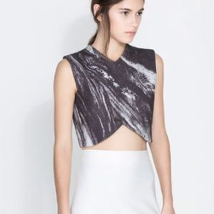 NWT SIZE MEDIUM ZARA top